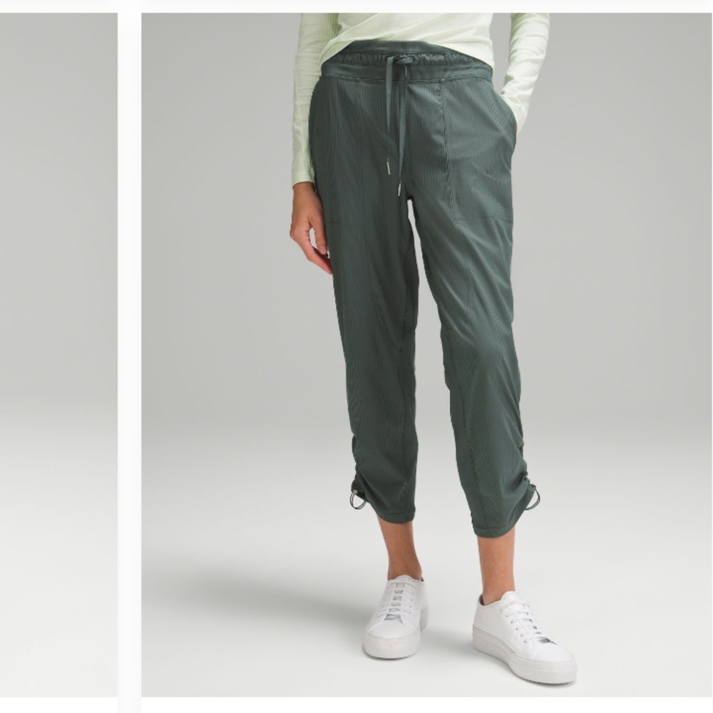 Lululemon Dance Studio Mid Rise Cropped Forest Green Size 10